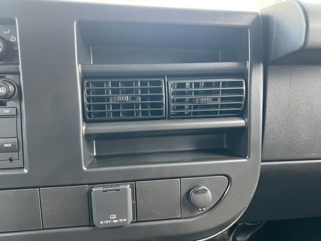 2026 Chevrolet Express Cargo Work Van - Photo 27