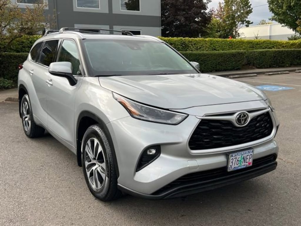 Used 2021 Toyota Highlander XLE SUV