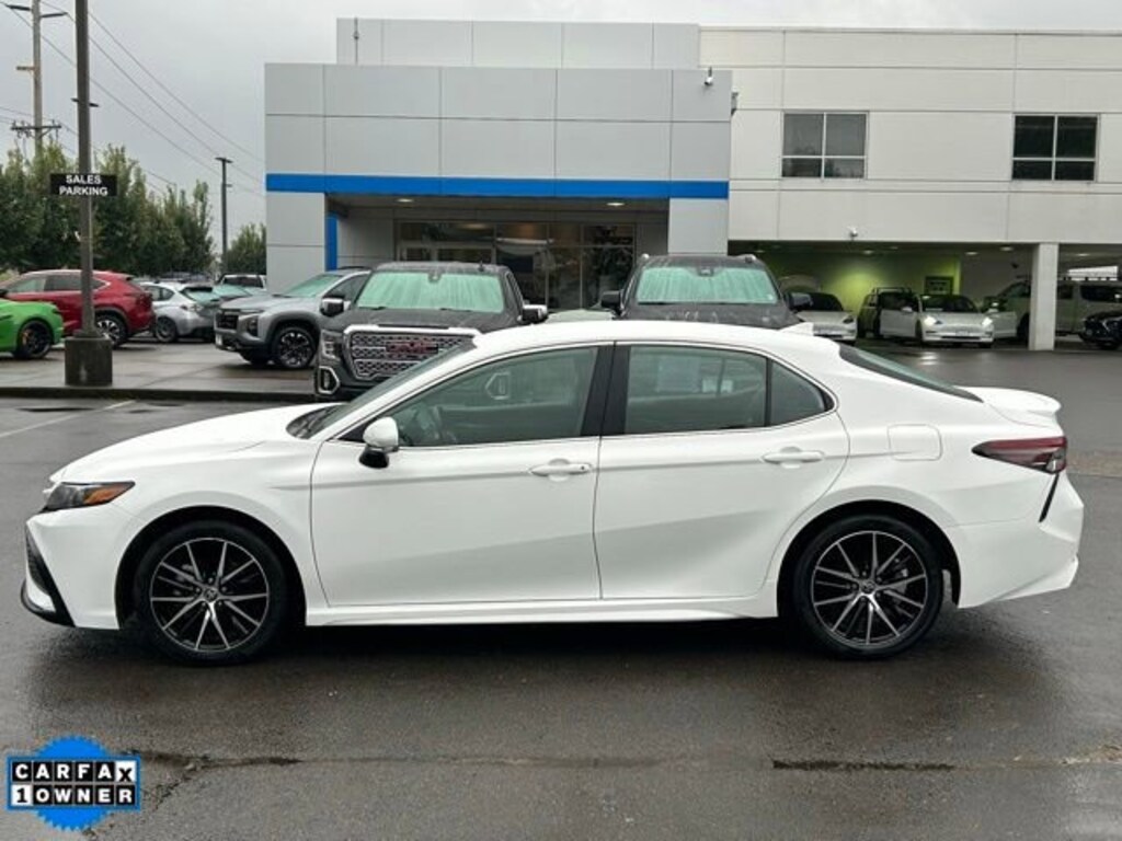 Used 2023 Toyota Camry SE Sedan
