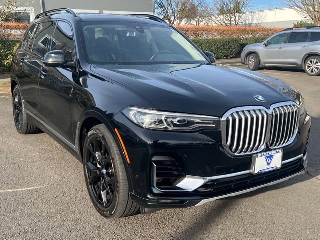 2021 BMW X7 40i's photo