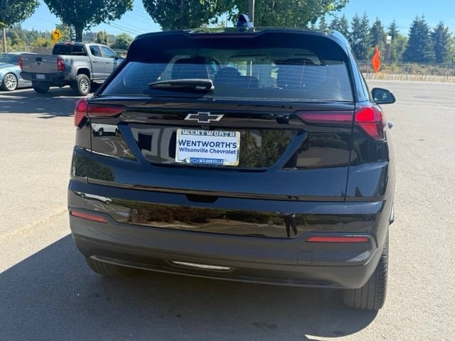 2027 Chevrolet Bolt LT - Photo 6