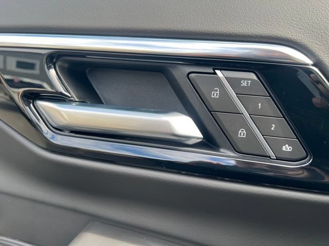 2026 Chevrolet Suburban RST - Photo 20