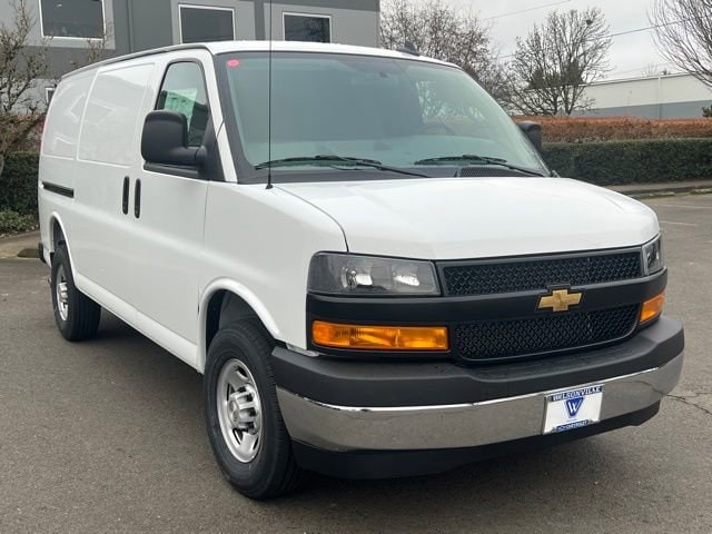 2025 Chevrolet Express Cargo