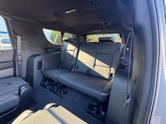 2026 Chevrolet Suburban Premier - Photo 11
