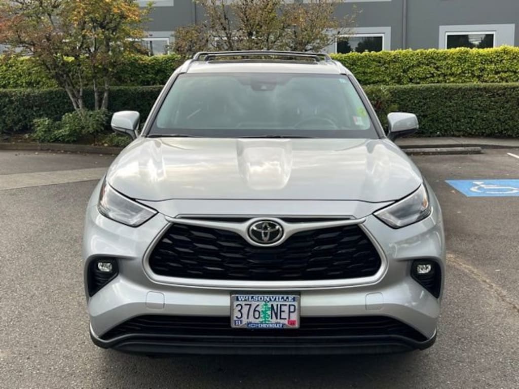 Used 2021 Toyota Highlander XLE SUV