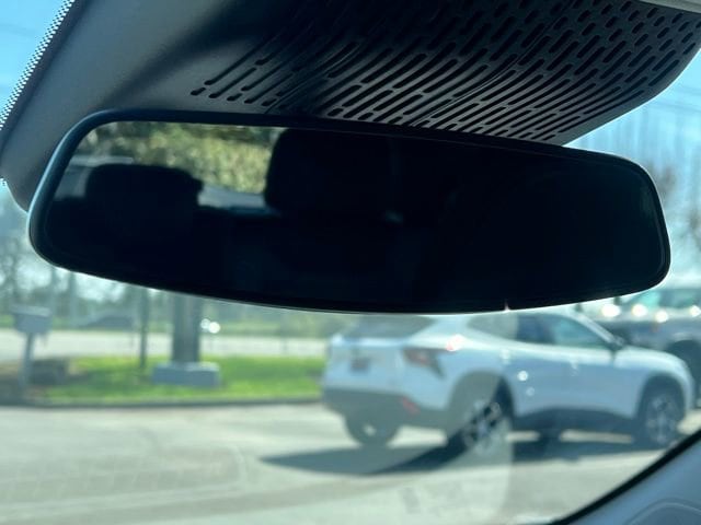 2027 Chevrolet Bolt LT - Photo 37