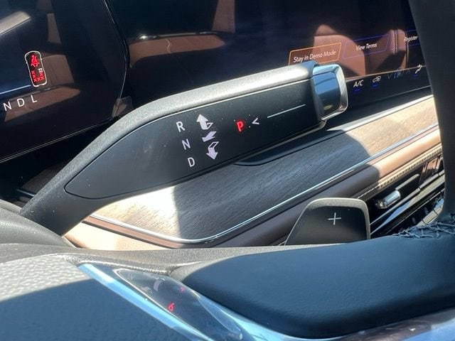 2026 Chevrolet Suburban High Country - Photo 28