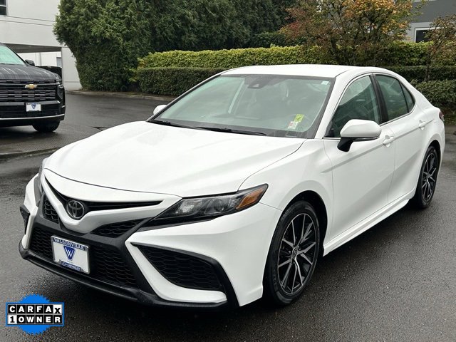 2023 Toyota Camry SE photo 3