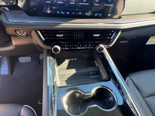 2026 Chevrolet Suburban Premier - Photo 28