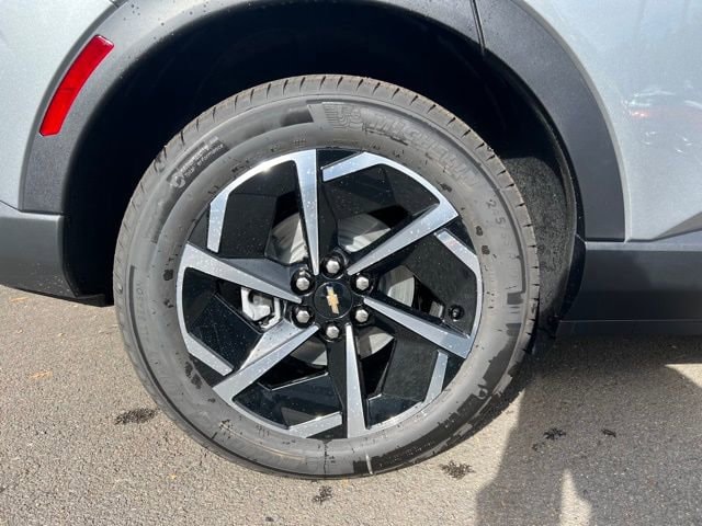 2026 Chevrolet Equinox EV 2LT - Photo 9