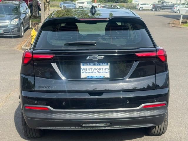 2027 Chevrolet Bolt LT - Photo 6