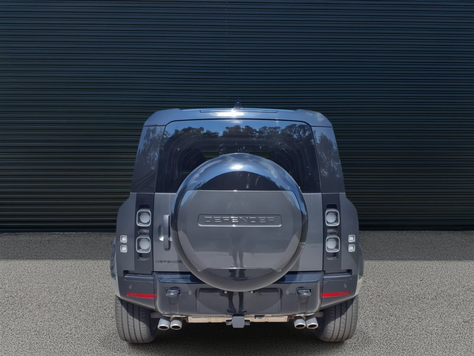 2025 Land Rover Defender V8 - Photo 4
