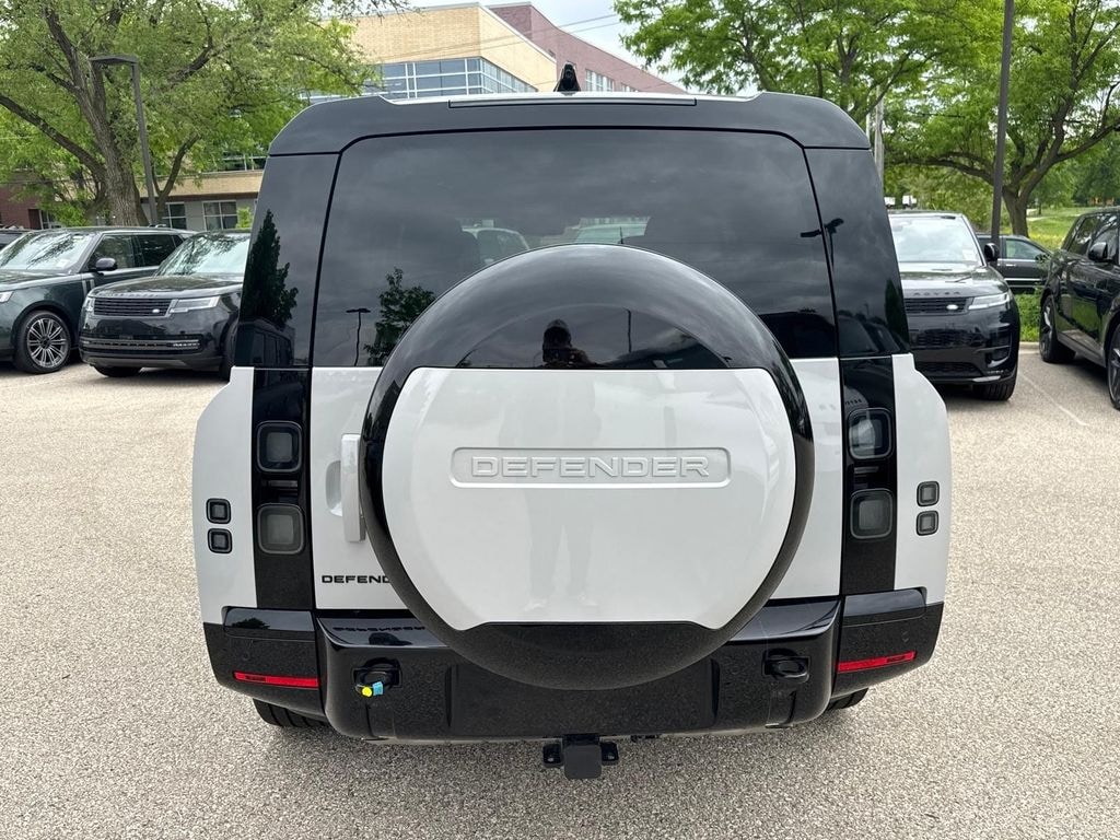 New 2026 Land Rover Defender 130 X-Dynamic SE SUV