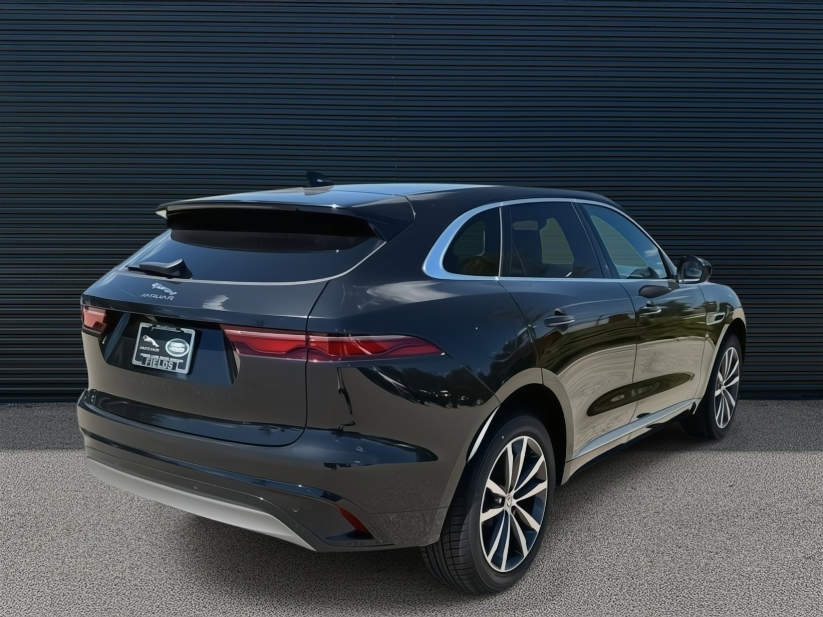 2025 Jaguar F-PACE P250 R-Dynamic S photo 3