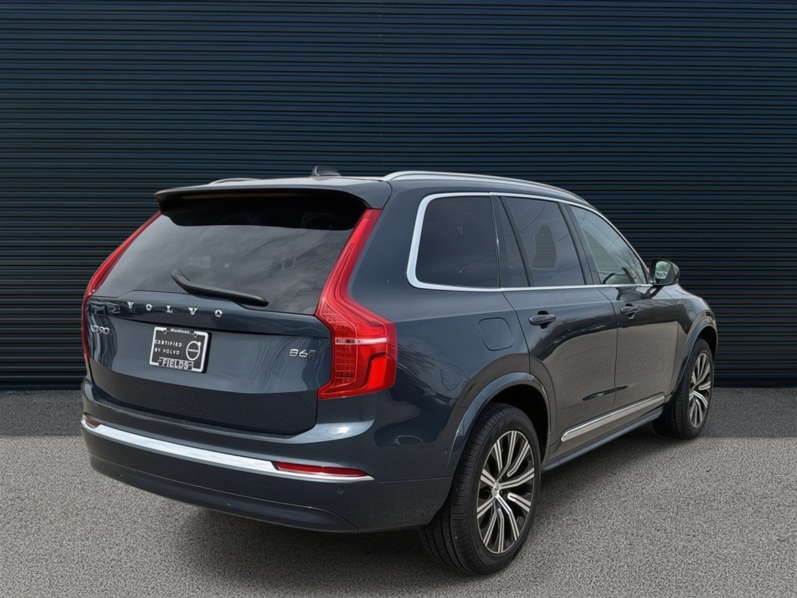 2025 Volvo XC90 Plus photo 3