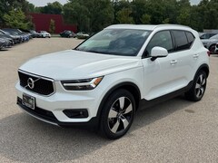2021 Volvo XC40 Momentum SUV