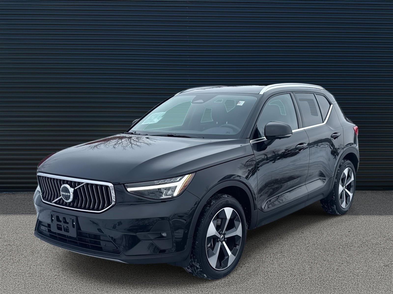 2025 Volvo XC40