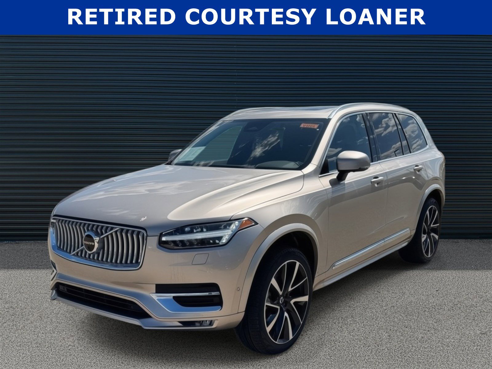 2025 Volvo XC90 Plus's photo