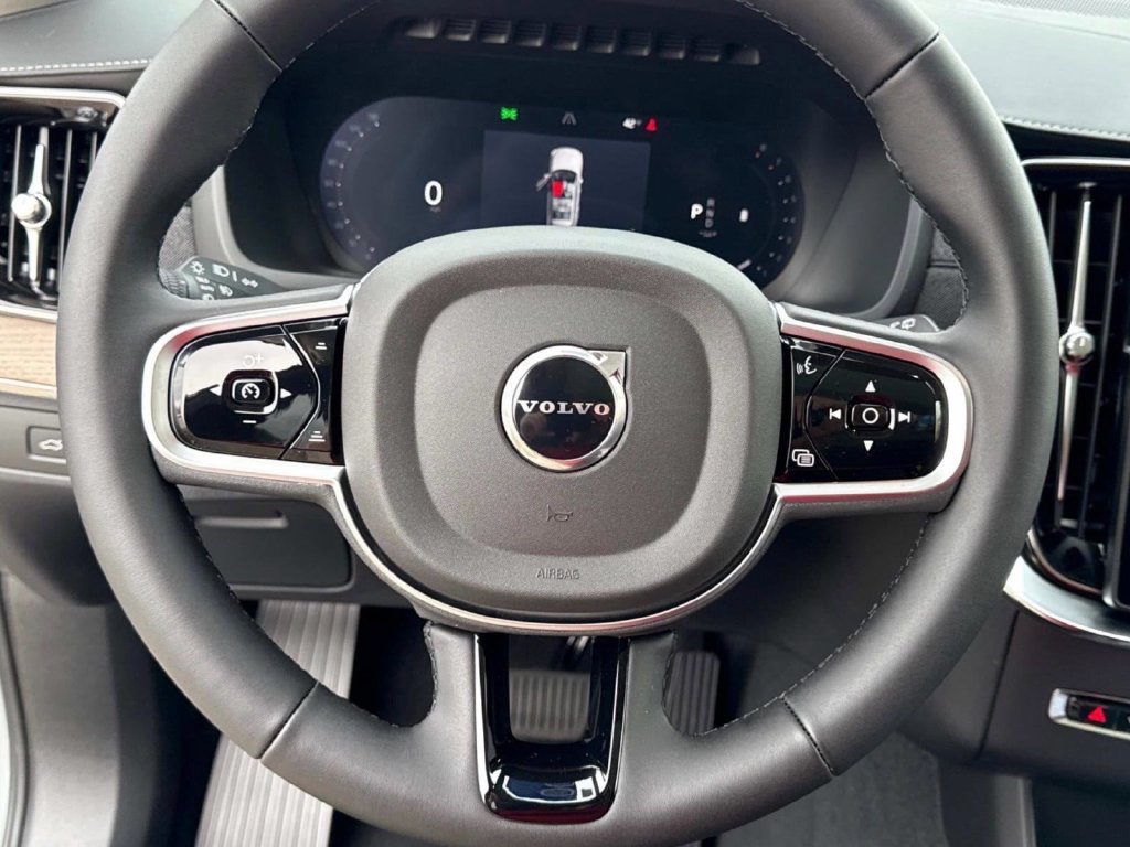 2026 Volvo XC90 Plus - Photo 24