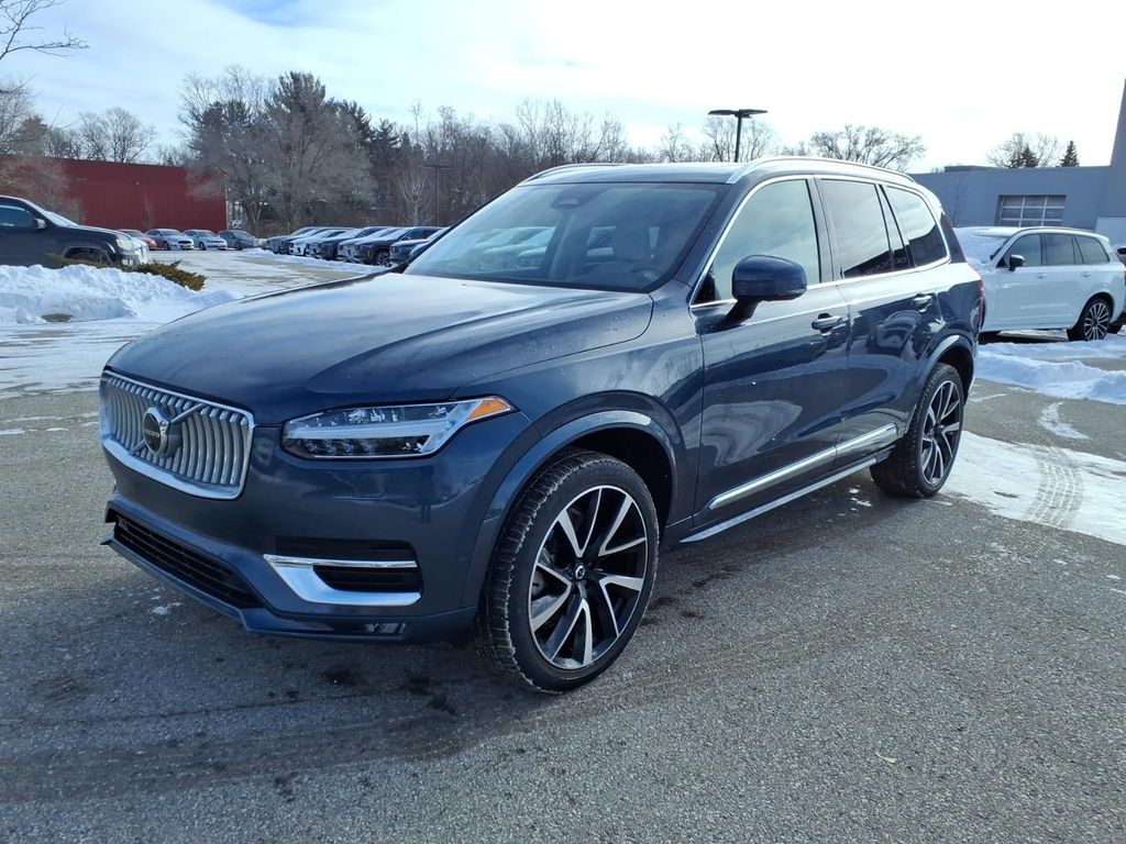 2024 Volvo XC90 B6 Plus Bright Theme 6-Passenger AWD