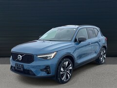 2024 Volvo XC40 Plus Dark Theme SUV