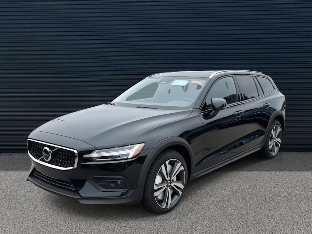 Used 2026 Volvo V60 Cross Country Plus Wagon