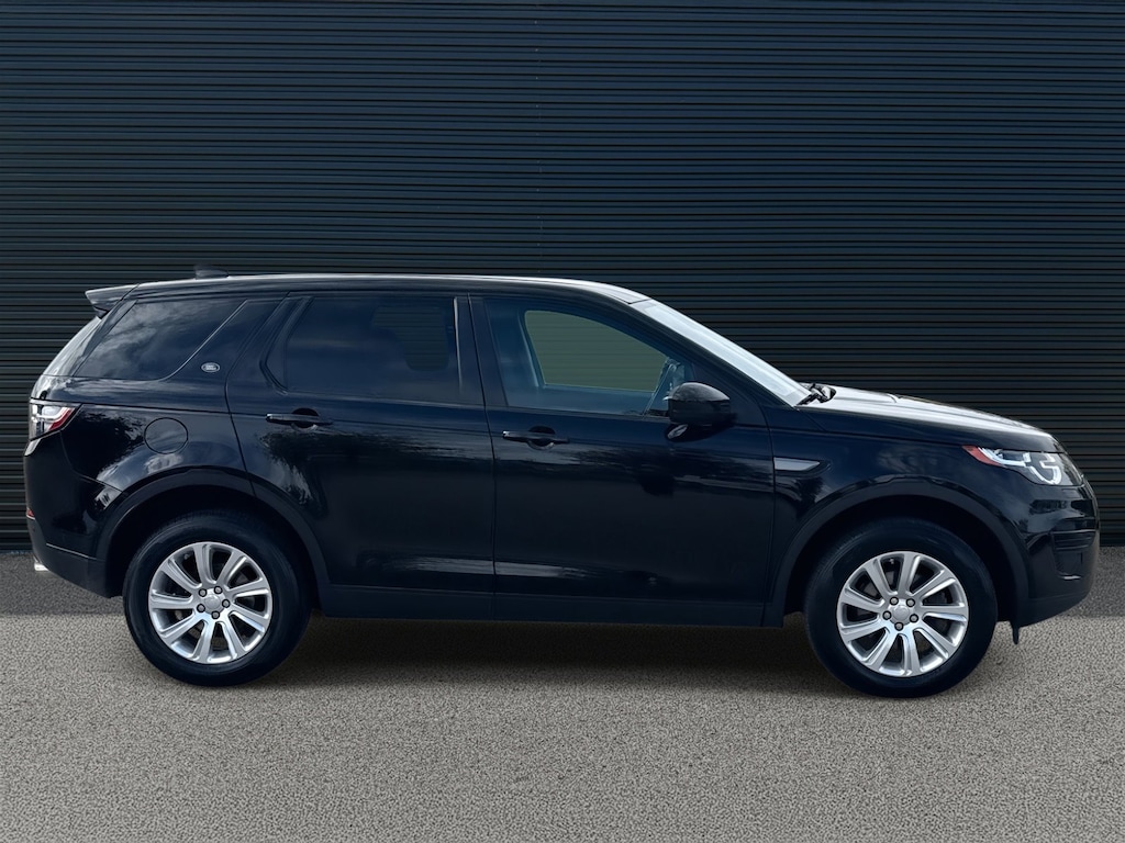Used 2018 Land Rover Discovery Sport SE SUV