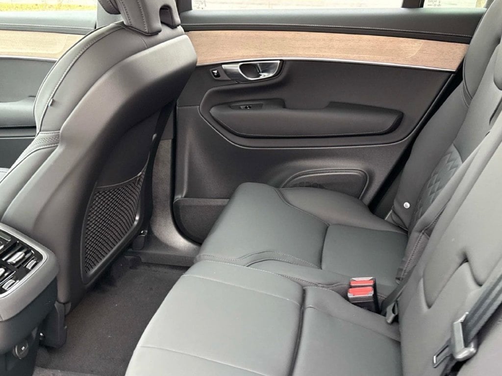 2026 Volvo XC90 Plus - Photo 12