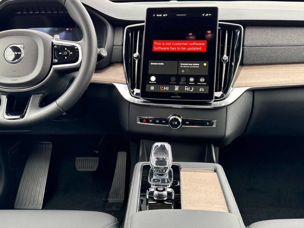 2026 Volvo XC90 Plus - Photo 13