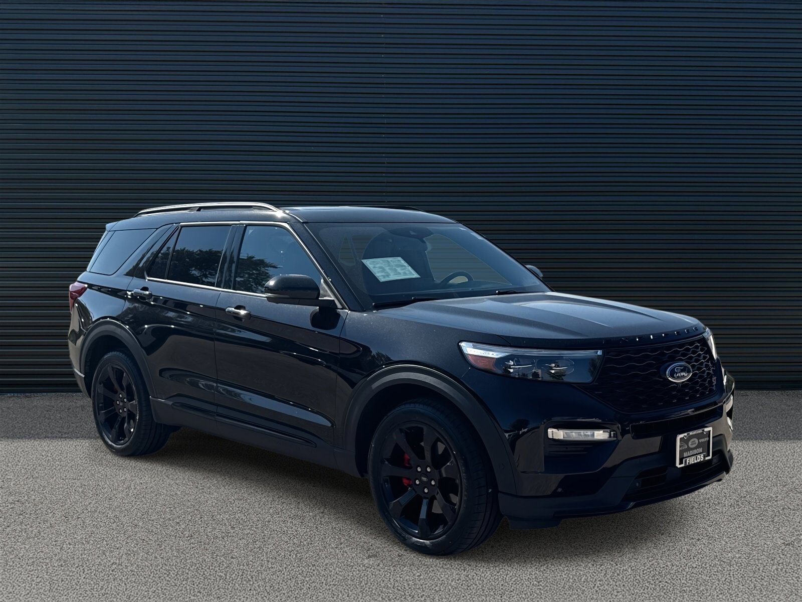2023 Ford Explorer ST photo 2