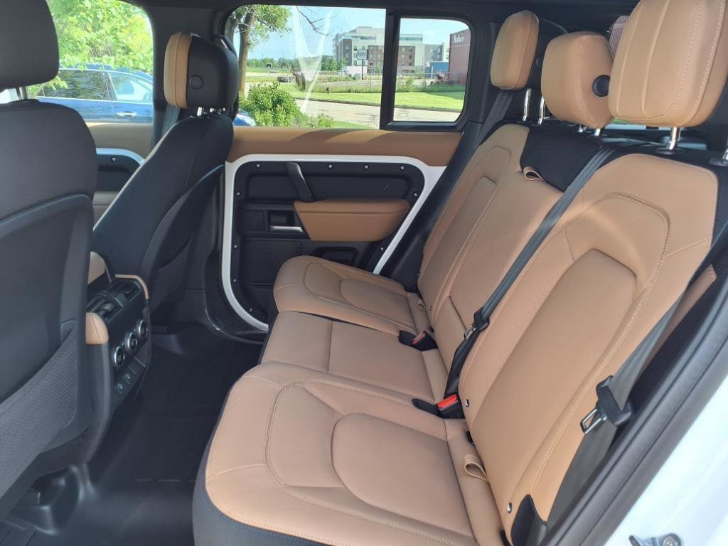 2025 Land Rover Defender V8 - Photo 7