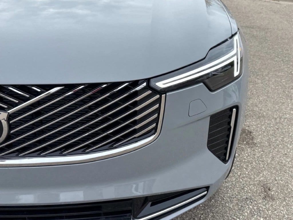 2026 Volvo XC90 Plus - Photo 9