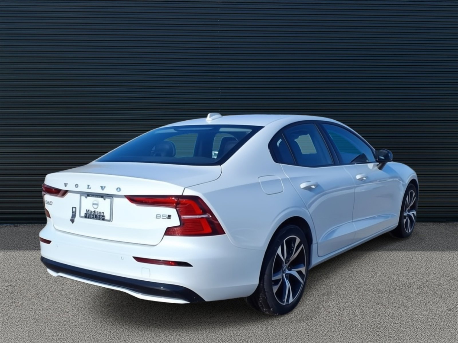 2025 Volvo S60 B5 Core photo 3