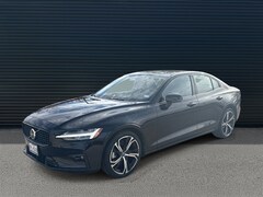 2024 Volvo S60 Ultimate Dark Theme Sedan