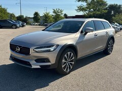 2025 Volvo V90 Cross Country B6 Wagon