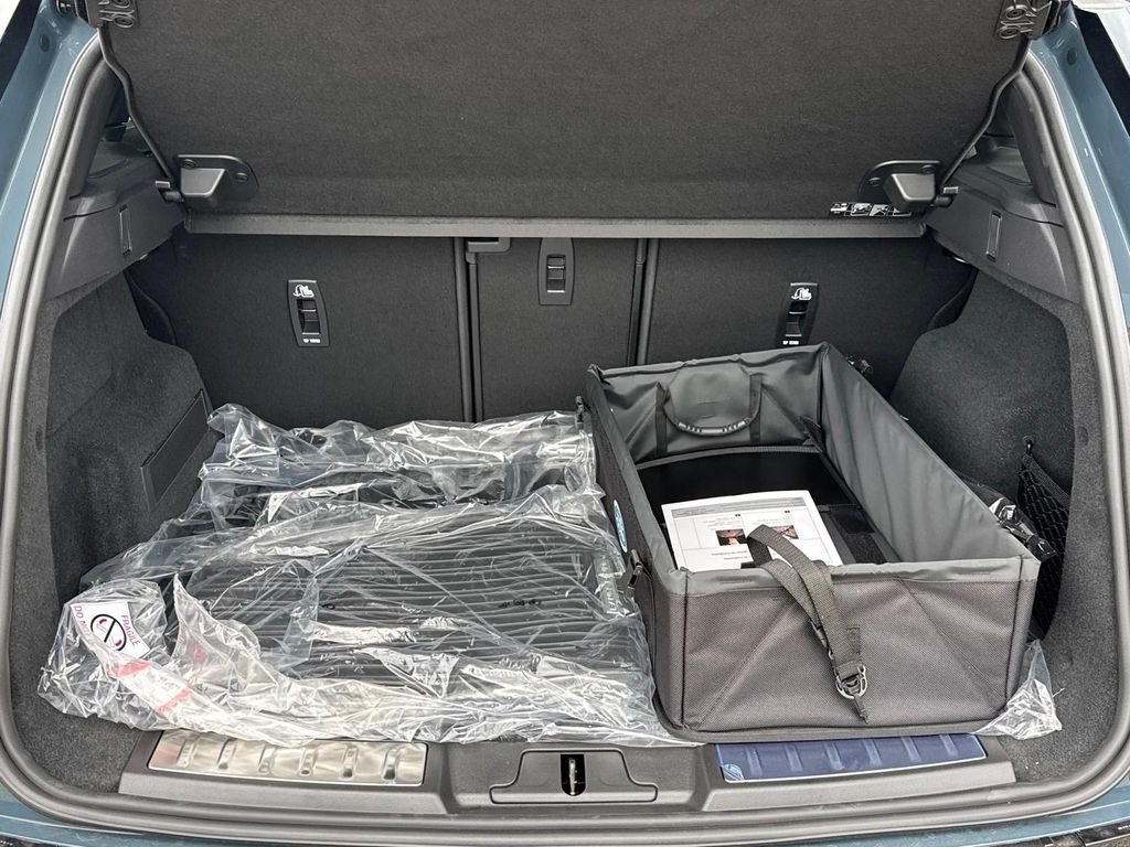 New 2026 Land Rover Range Rover Evoque Hoxton Edition Range Rover Evoque Hoxton Edition SUV