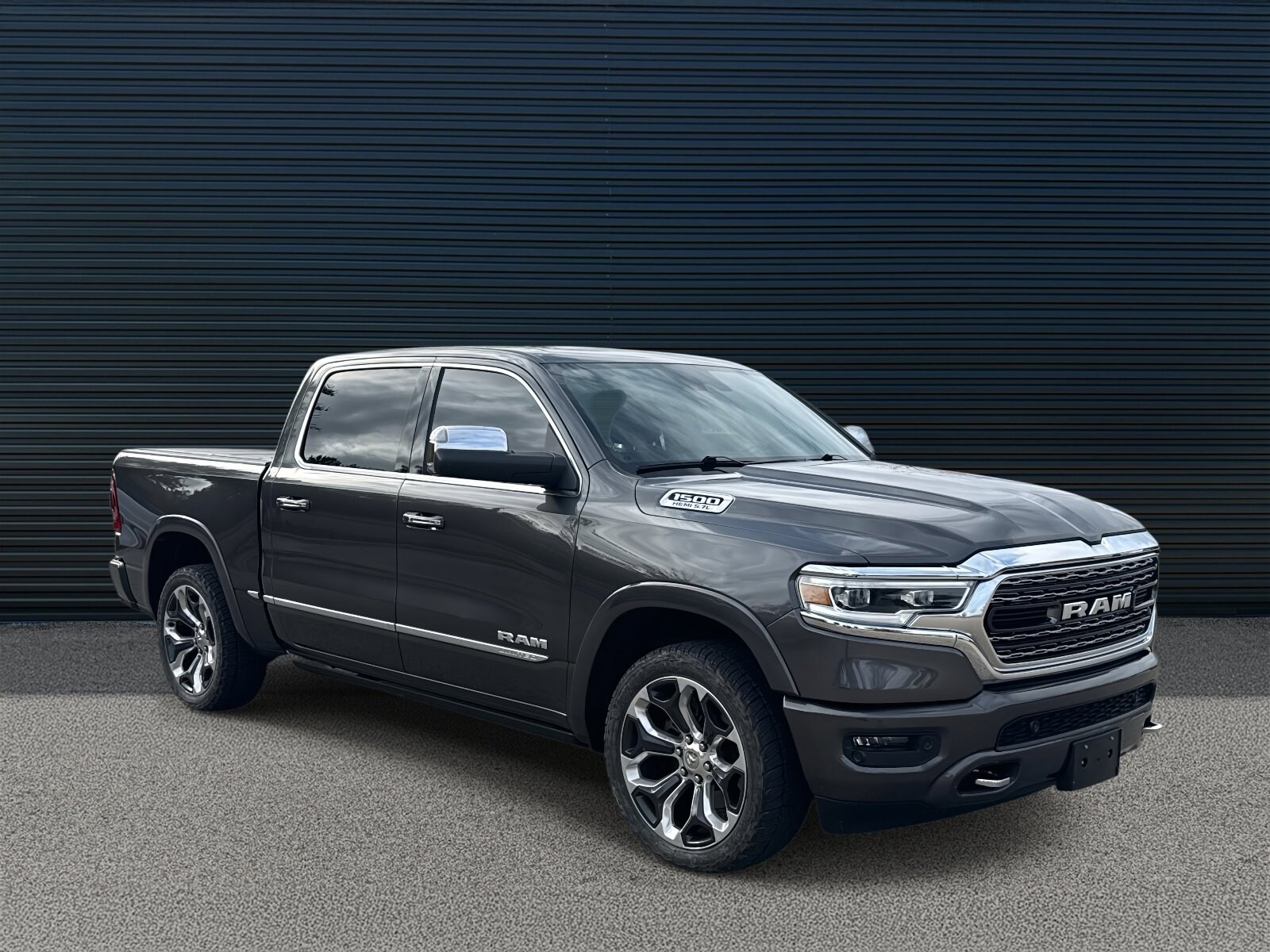 2019 Ram 1500 Limited photo 3