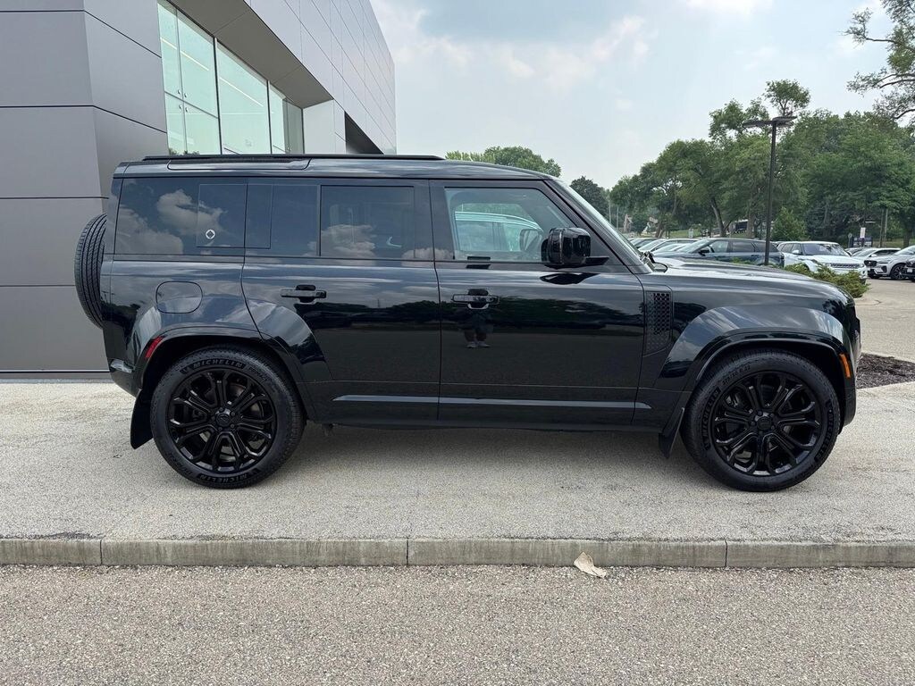 New 2026 Land Rover Defender 110 Octa Black Defender 110 Octa Black SUV
