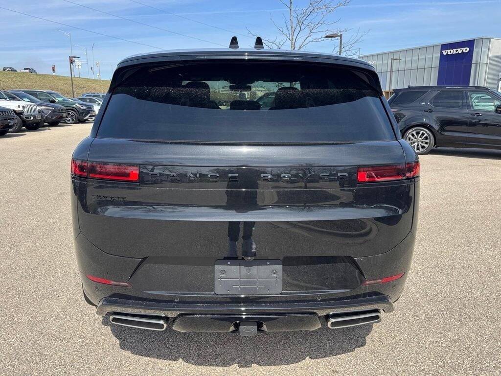 New 2026 Land Rover Range Rover Sport Dynamic SE SUV