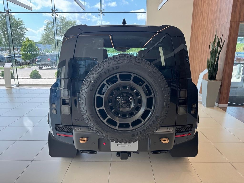 New 2026 Land Rover Defender 110 Octa SUV