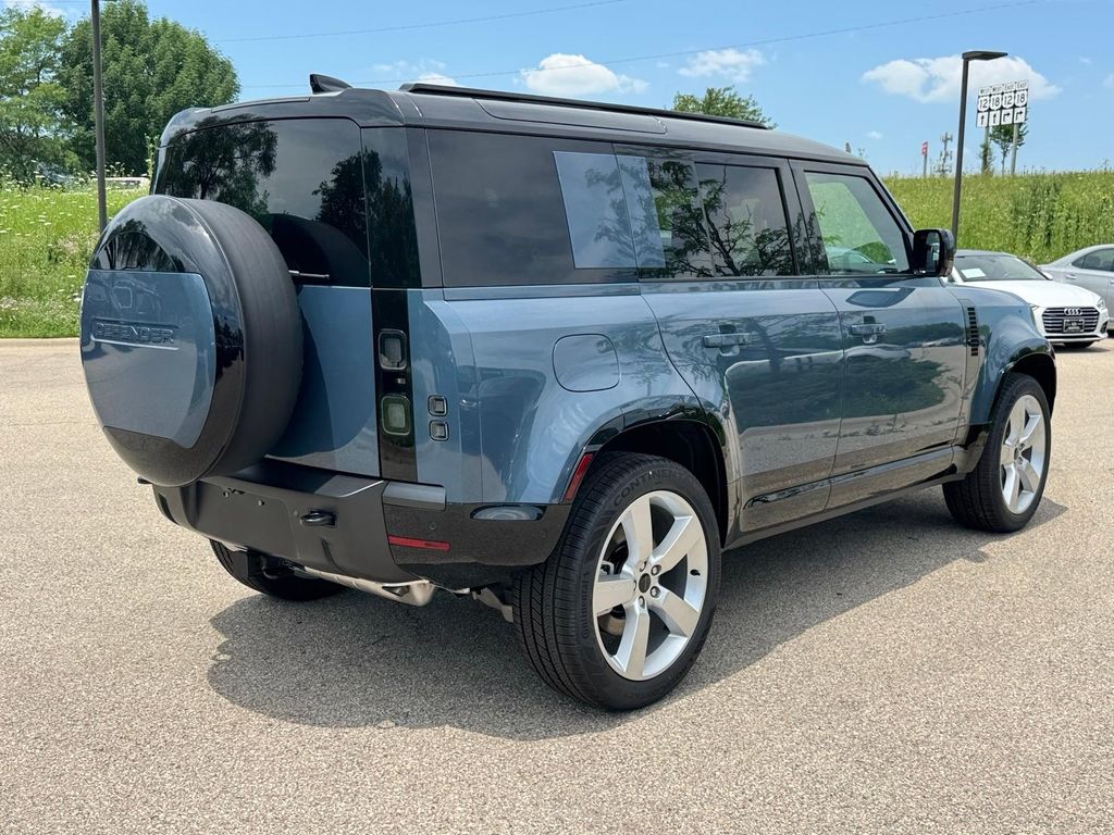 New 2026 Land Rover Defender 110 X-Dynamic SE SUV