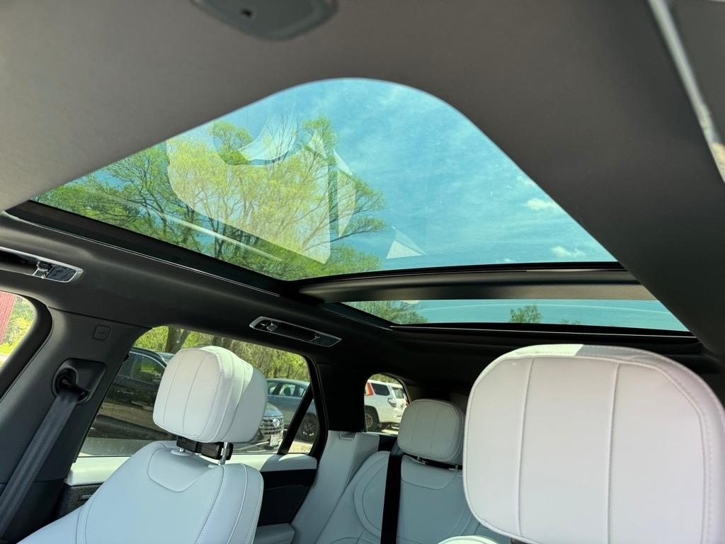 2024 Land Rover Range Rover Sport SE photo 4