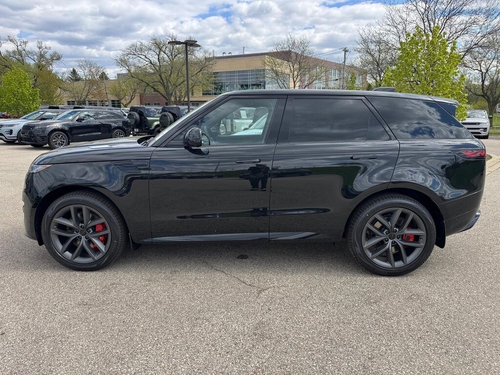 New 2026 Land Rover Range Rover Sport Dynamic SE SUV