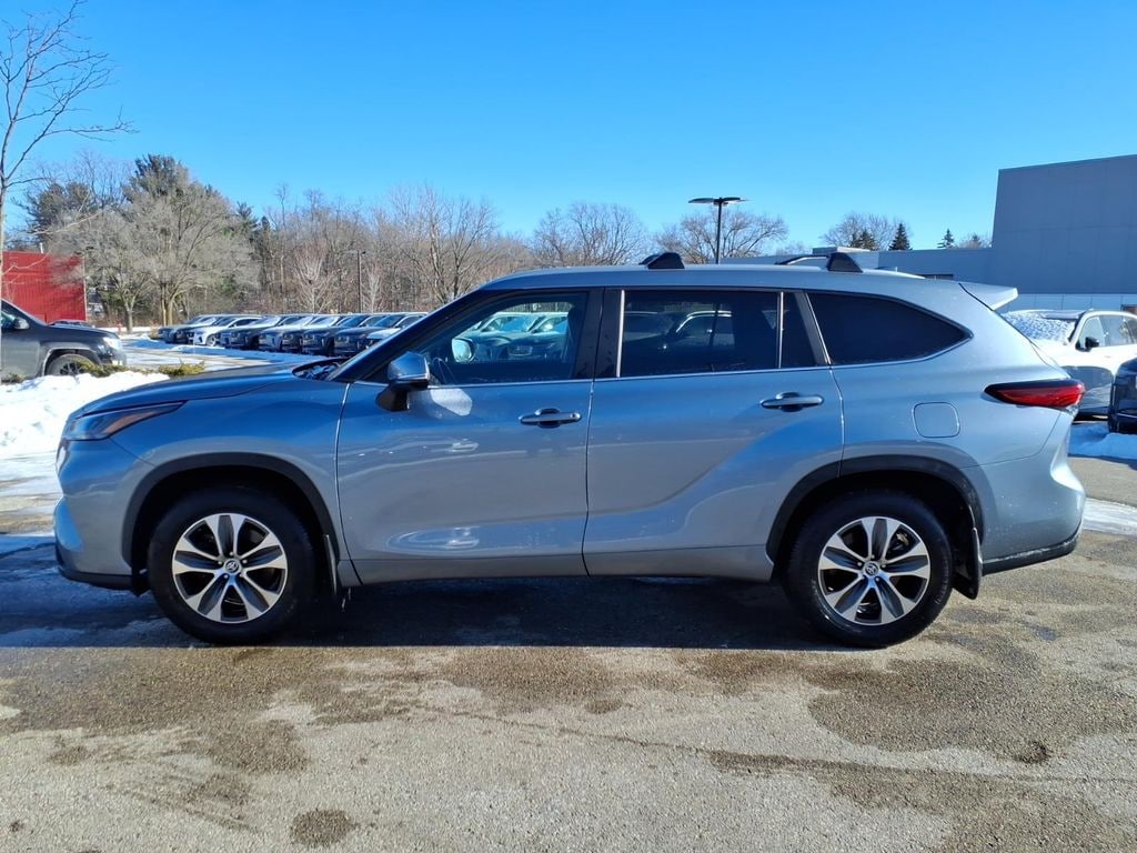 Used 2023 Toyota Highlander XLE SUV