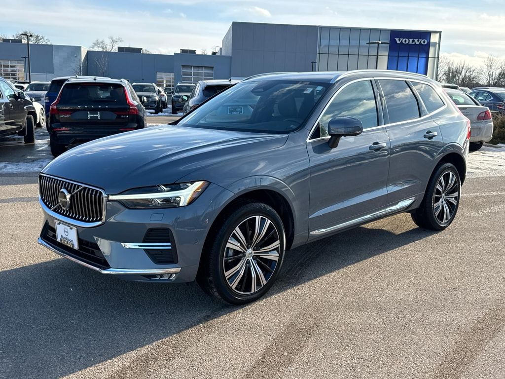 2023 Volvo XC60 B5 Plus Bright Theme AWD