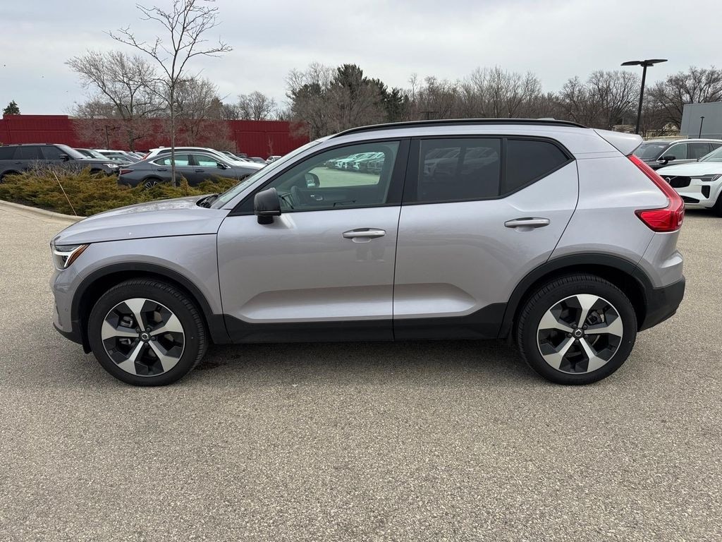 Used 2026 Volvo XC40 B5 Plus SUV