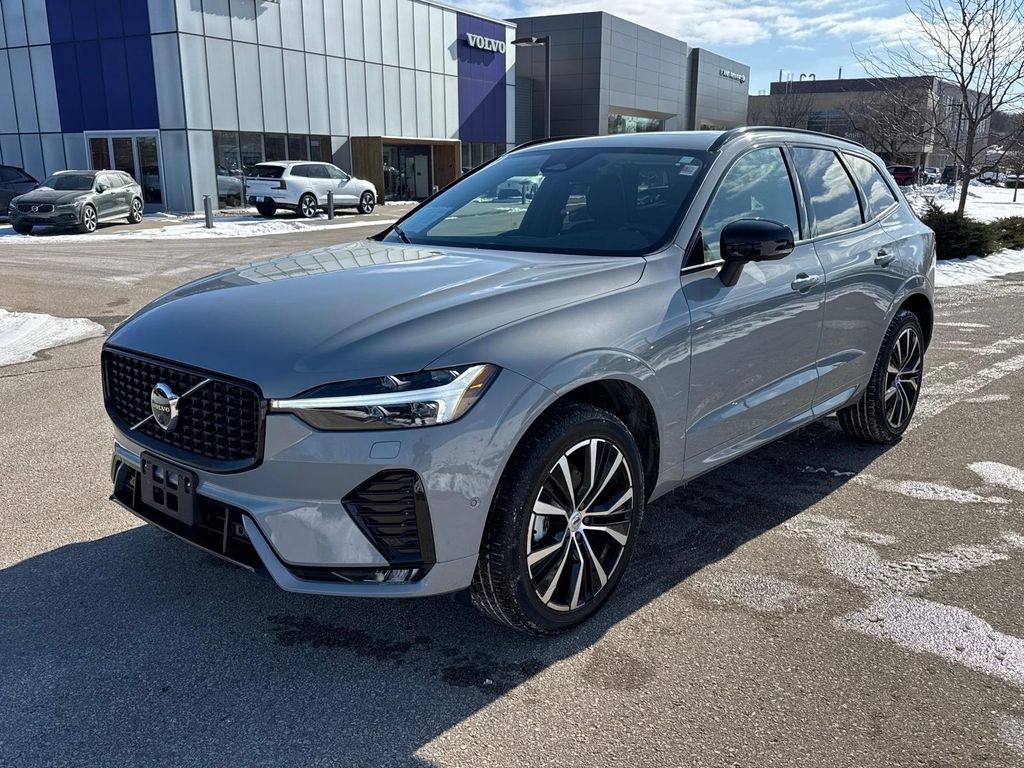 2025 Volvo XC60 B5 Plus Dark Theme AWD