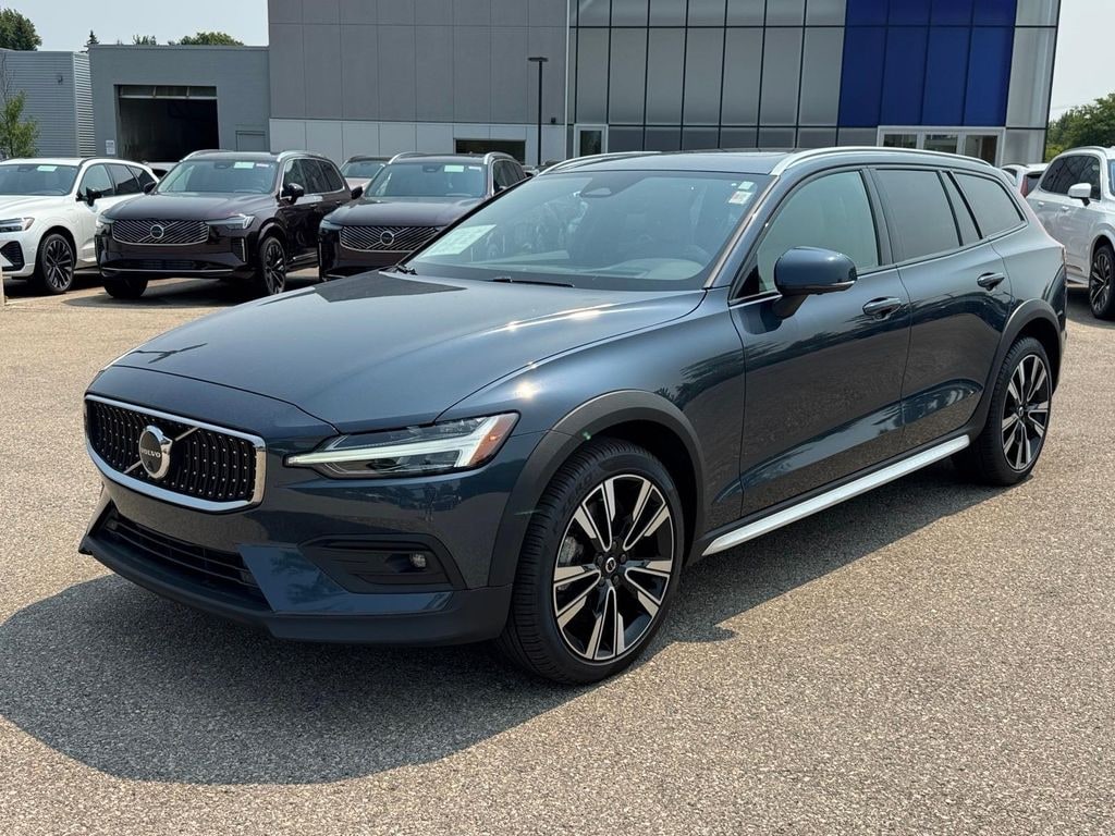 Used 2025 Volvo V60 Cross Country B5 Ultra Wagon
