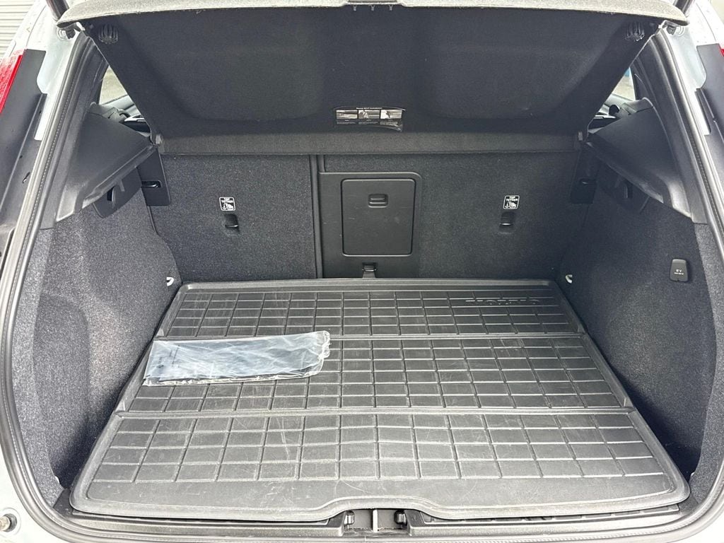 Used 2024 Volvo XC40 Ultimate SUV