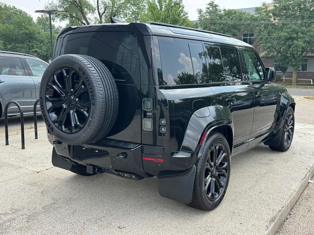 New 2026 Land Rover Defender 110 Octa Black Defender 110 Octa Black SUV